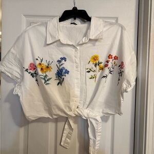 Flower crop top with tie waist